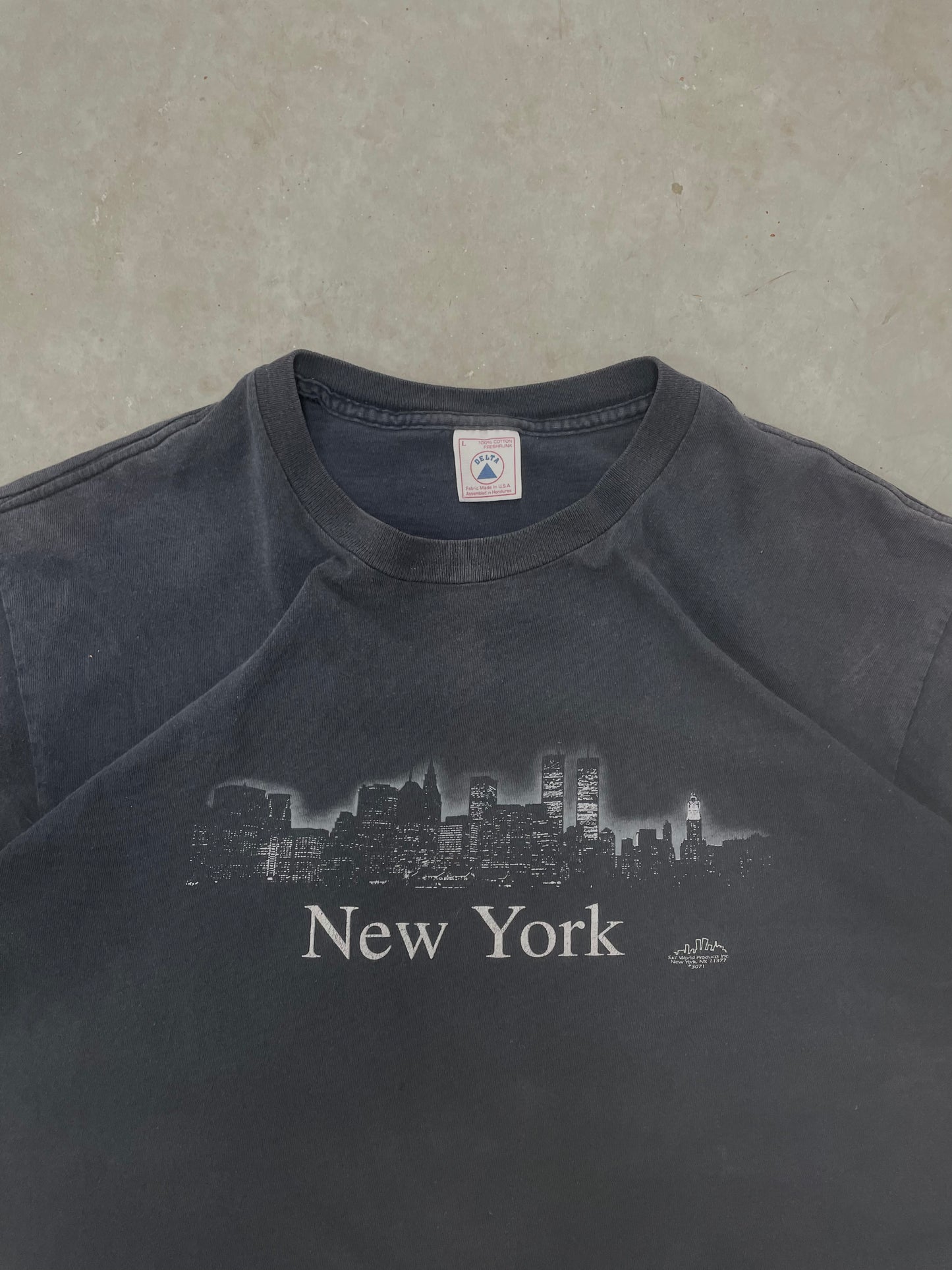 1990s New York Faded Tee Large