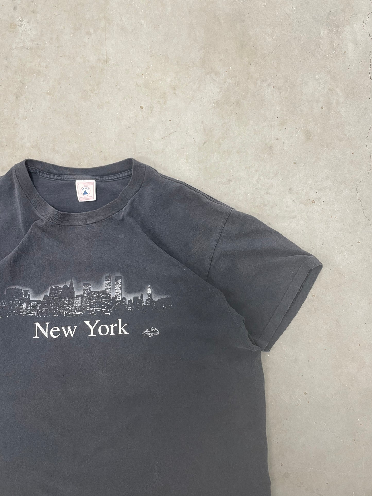 1990s New York Faded Tee Large