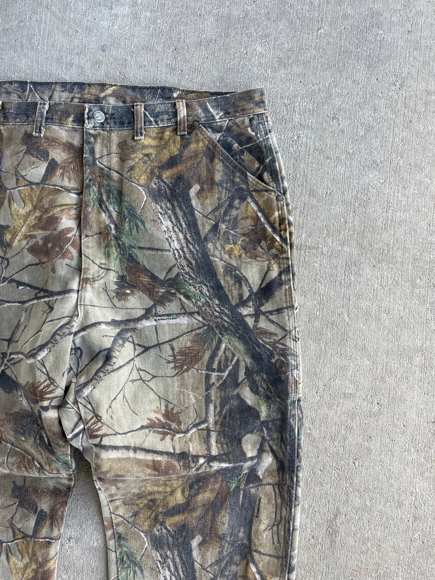 VINTAGE CAMO PANTS 41X29