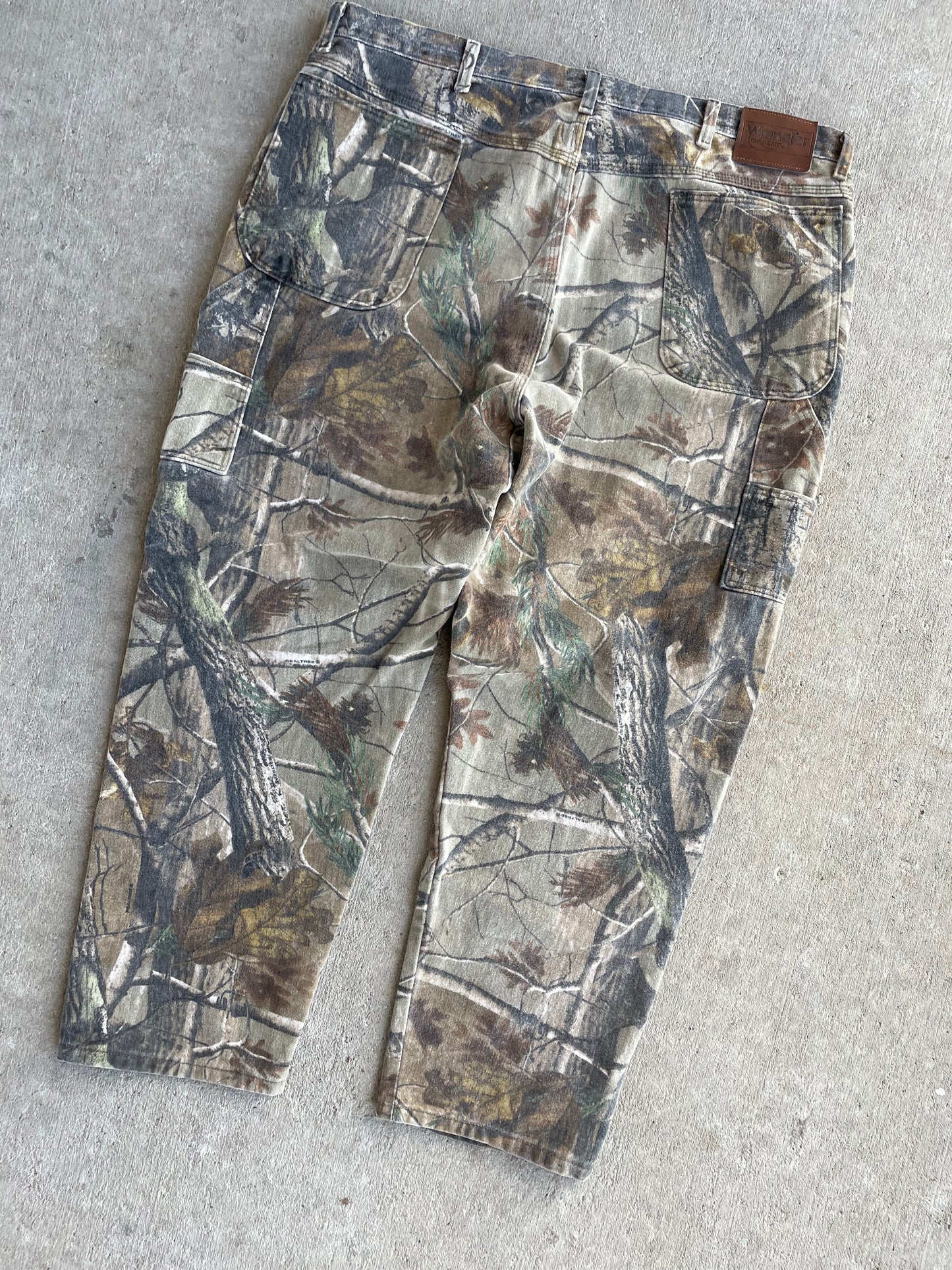 VINTAGE CAMO PANTS 41X29